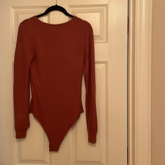 2 “Selfie” bodysuits in medium - one in cocoa rose & the other in wineberry! - Picture 2 of 6